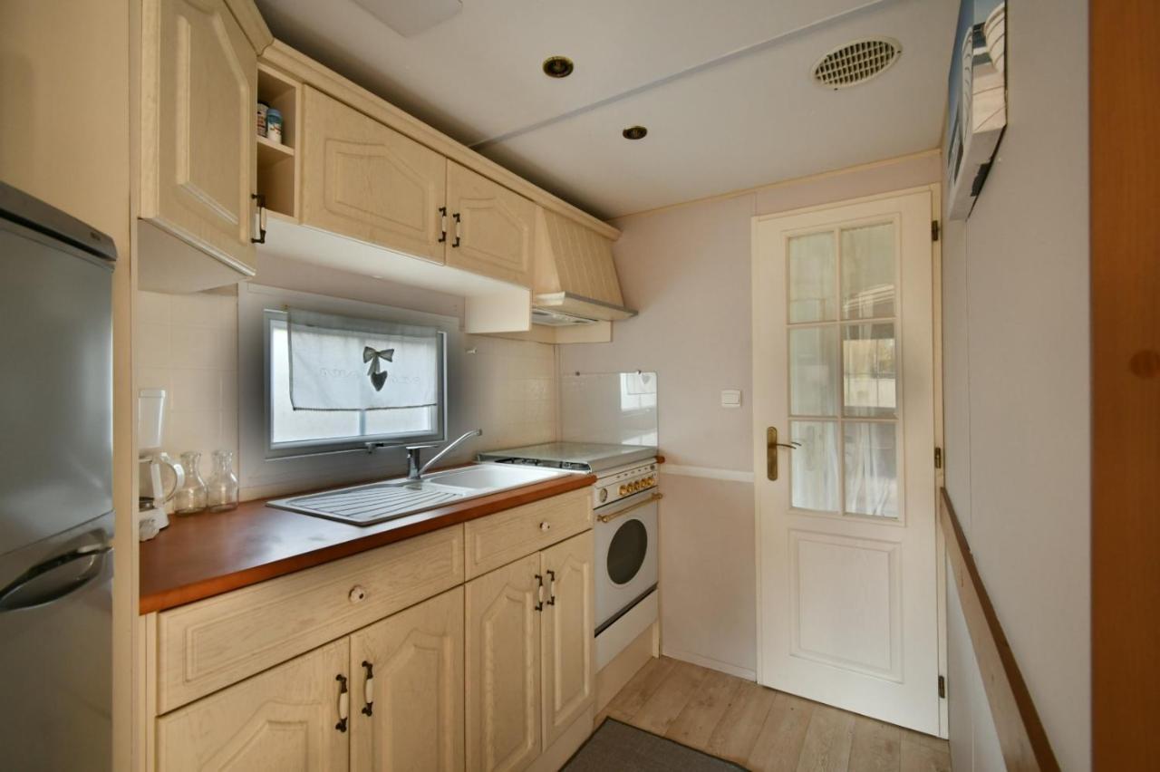 Mobil'Home Climatise Terrain Prive Proche Du Zoo De La Palmyre Les Mathes Exterior foto
