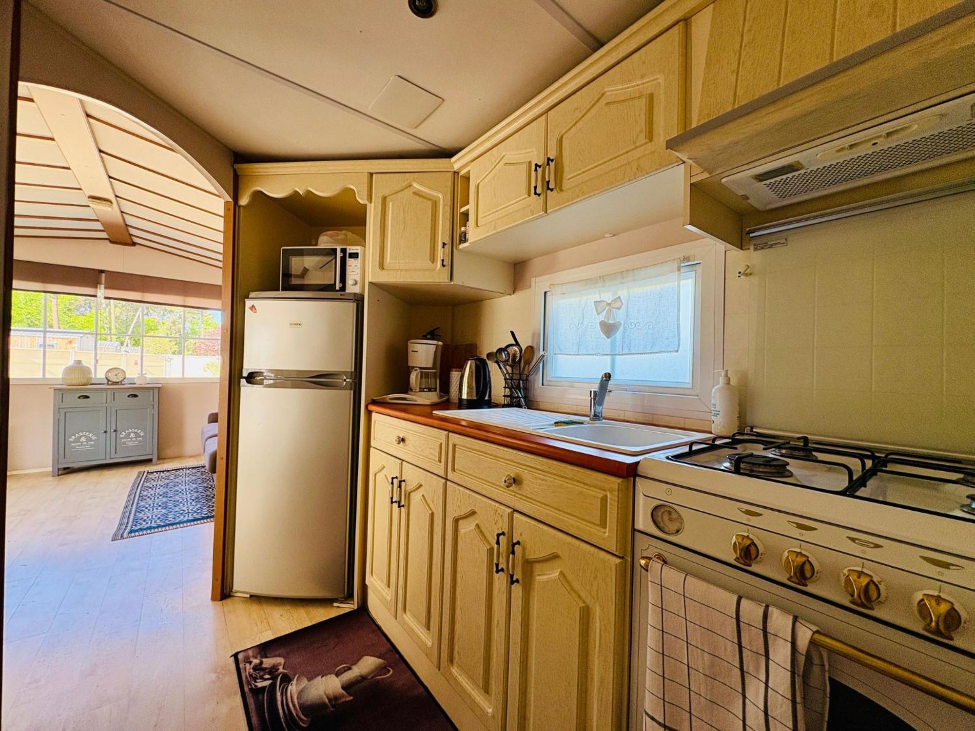 Mobil'Home Climatise Terrain Prive Proche Du Zoo De La Palmyre Les Mathes Exterior foto